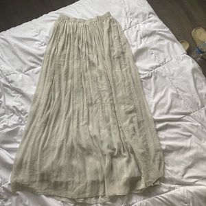 Long & flowy skirt!